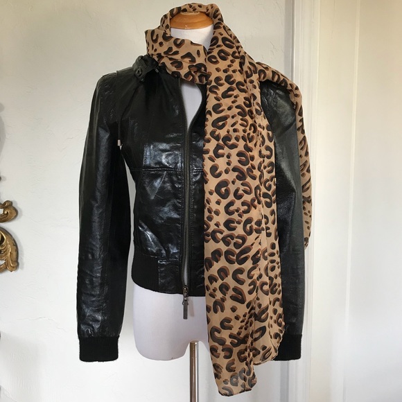 Large animal print scarf/ shawl - Picture 4 of 4
